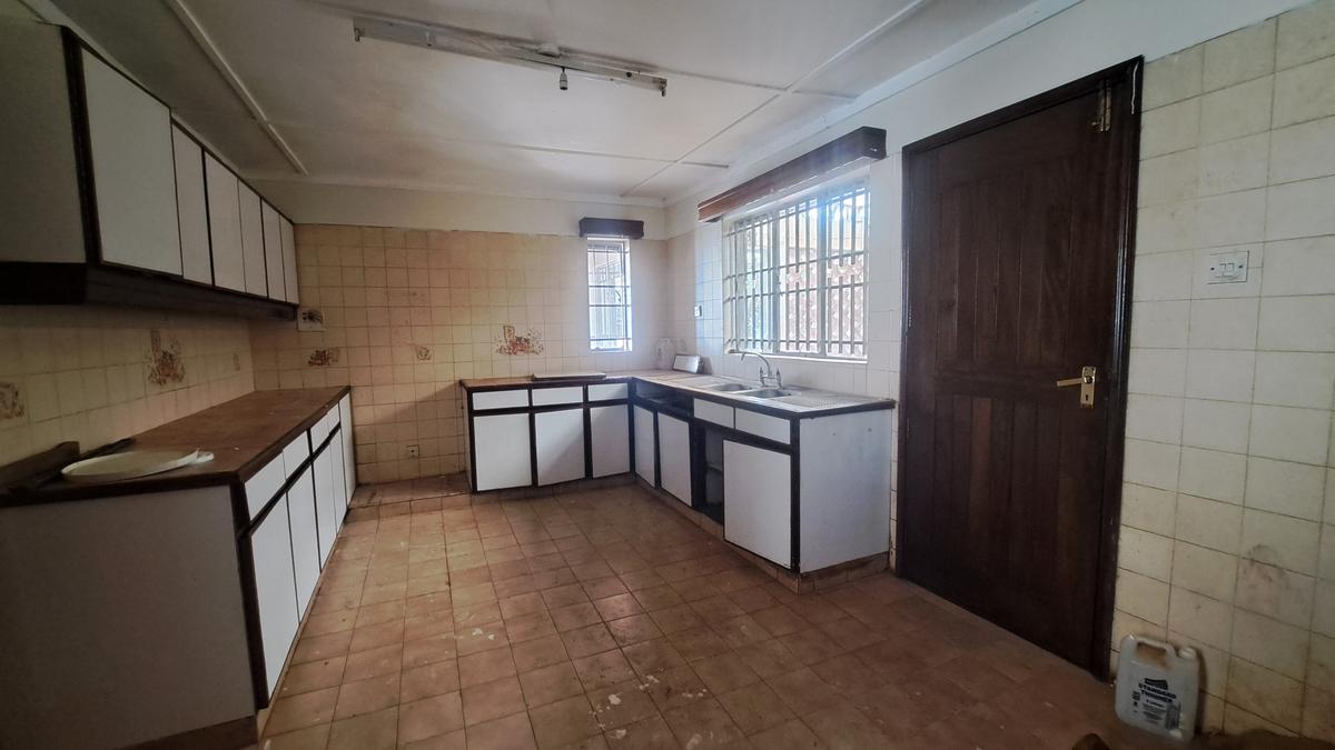 4 Bed Townhouse with En Suite at Laikipia Road - 3