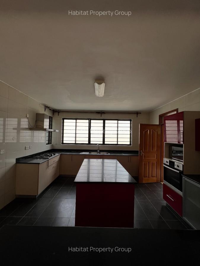 5 Bed Townhouse with En Suite at Convent Road - 4