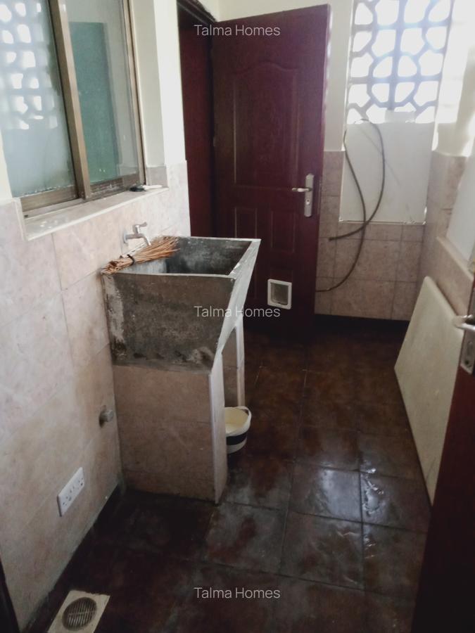 3 Bed Apartment with En Suite at Gitanga Road - 18
