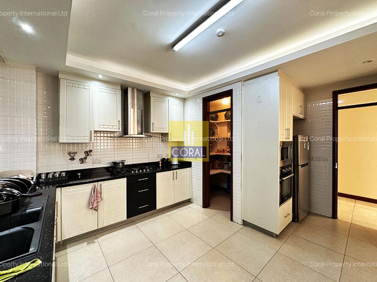 3 Bed Apartment with En Suite in Parklands - 5