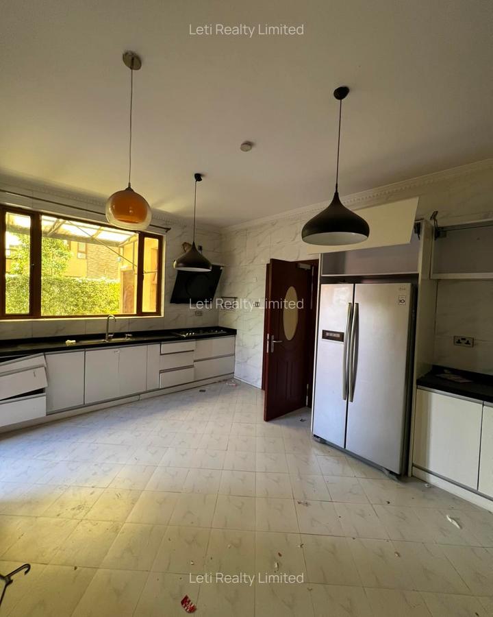 5 Bed Townhouse with En Suite in Lavington - 7