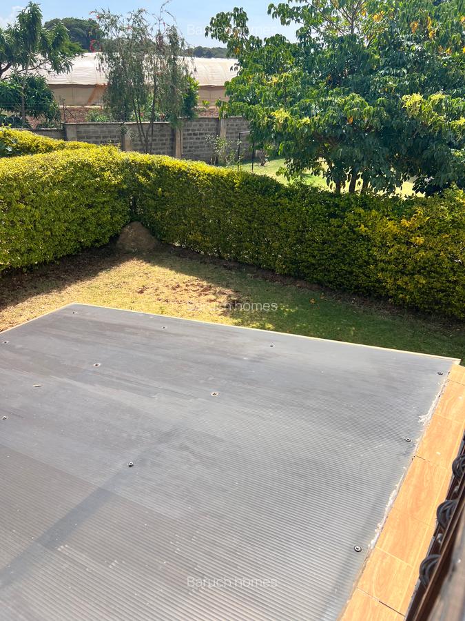 4 Bed Villa with En Suite in Redhill - 5