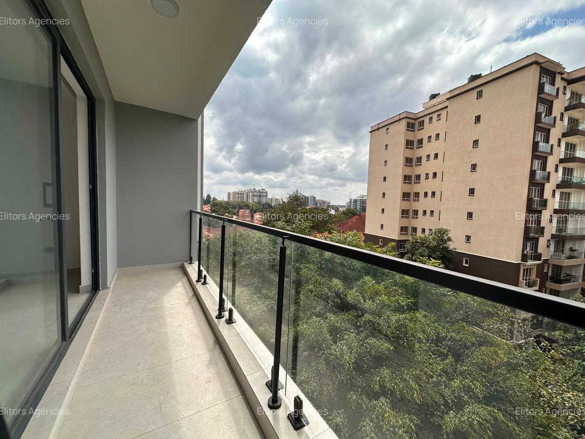 2 Bed Apartment with En Suite at Brookside Drive - 6