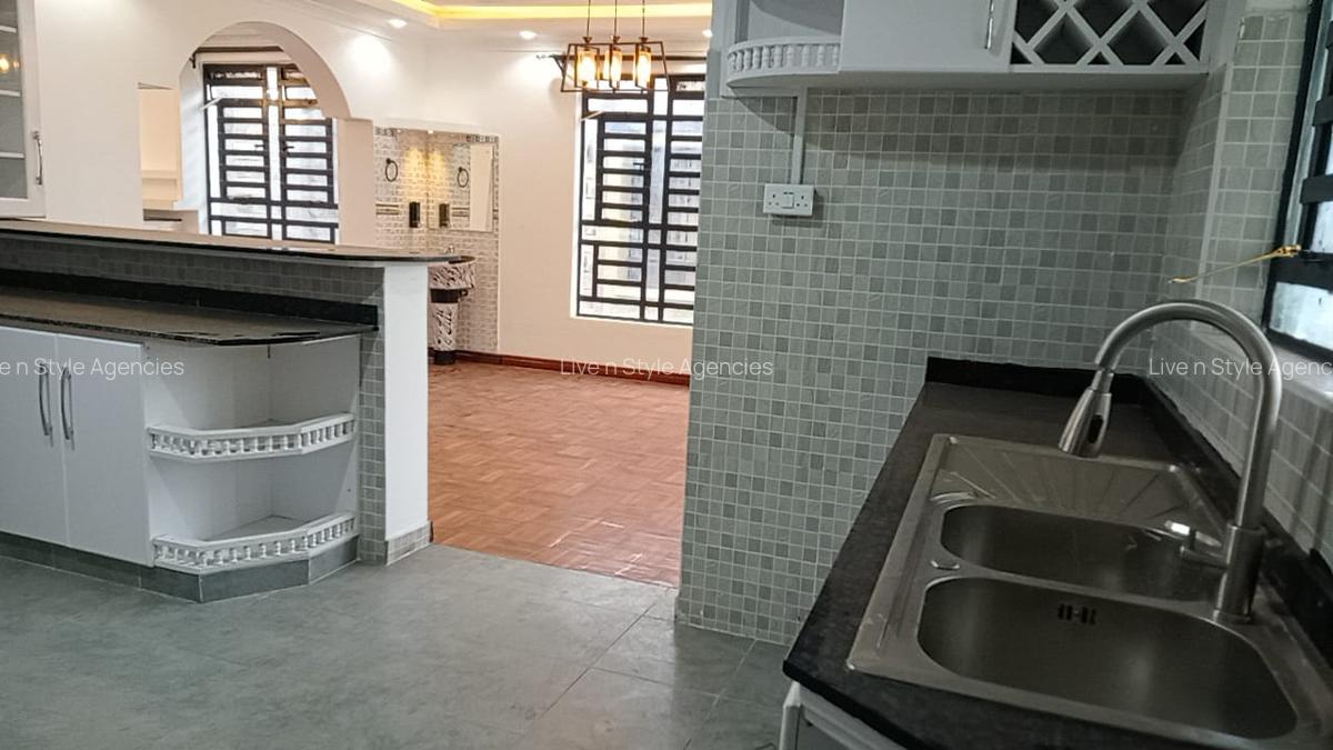 5 Bed Townhouse with En Suite in Runda - 8