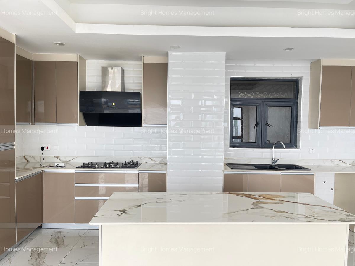 Furnished 4 Bed Apartment with En Suite in Westlands Area - 11