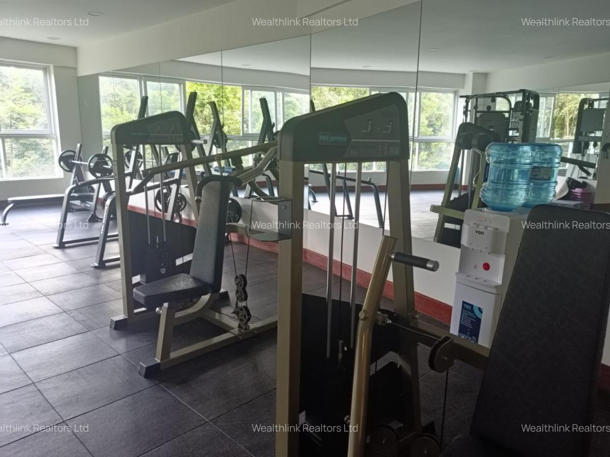 3 Bed Apartment with En Suite at Parklands - 12