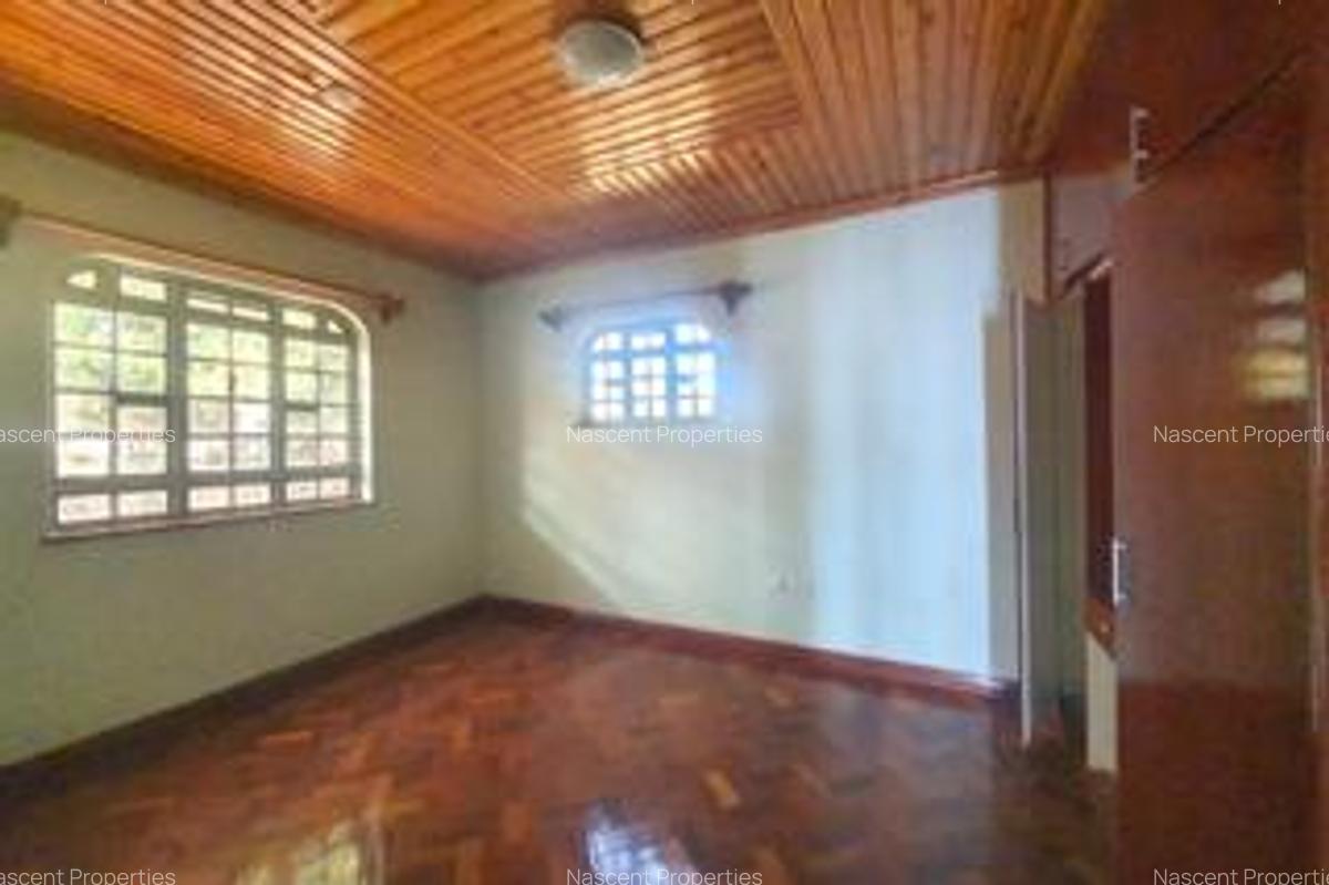 4 Bed House with En Suite in Nyari - 5