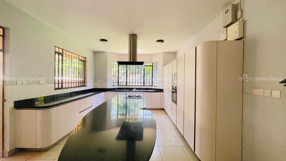 5 Bed Townhouse with En Suite in Lavington - 9