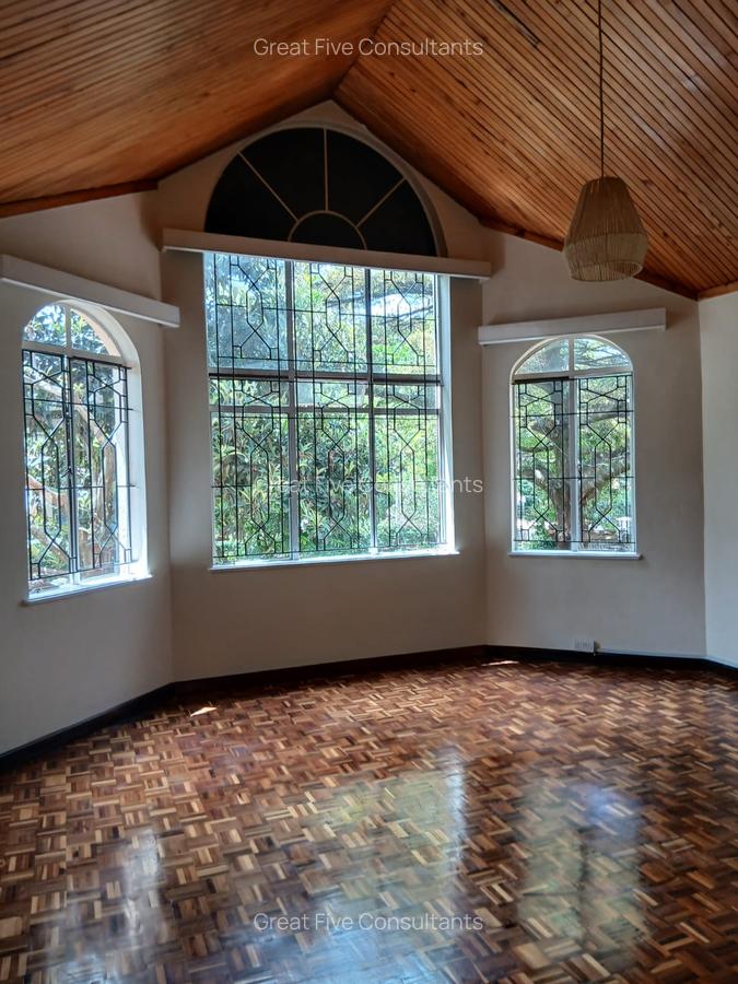 5 Bed Villa with En Suite in Gigiri - 11