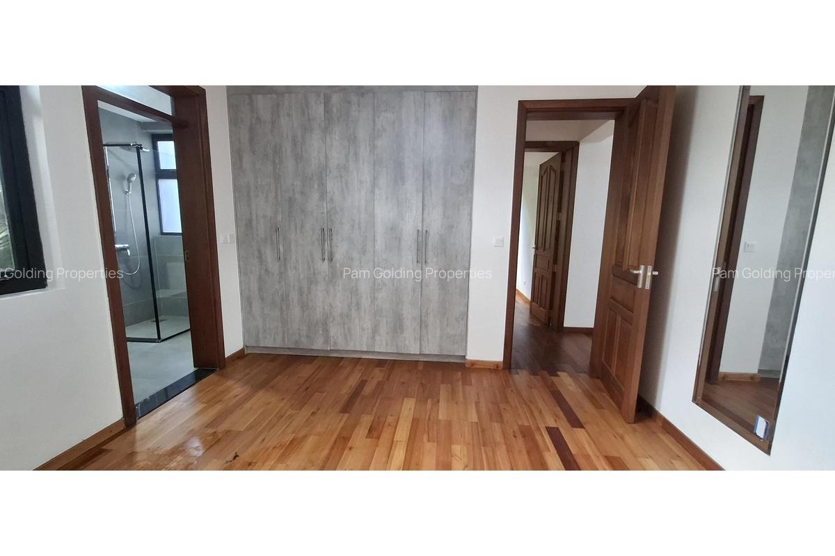 3 Bed House at Garden Estate - 8