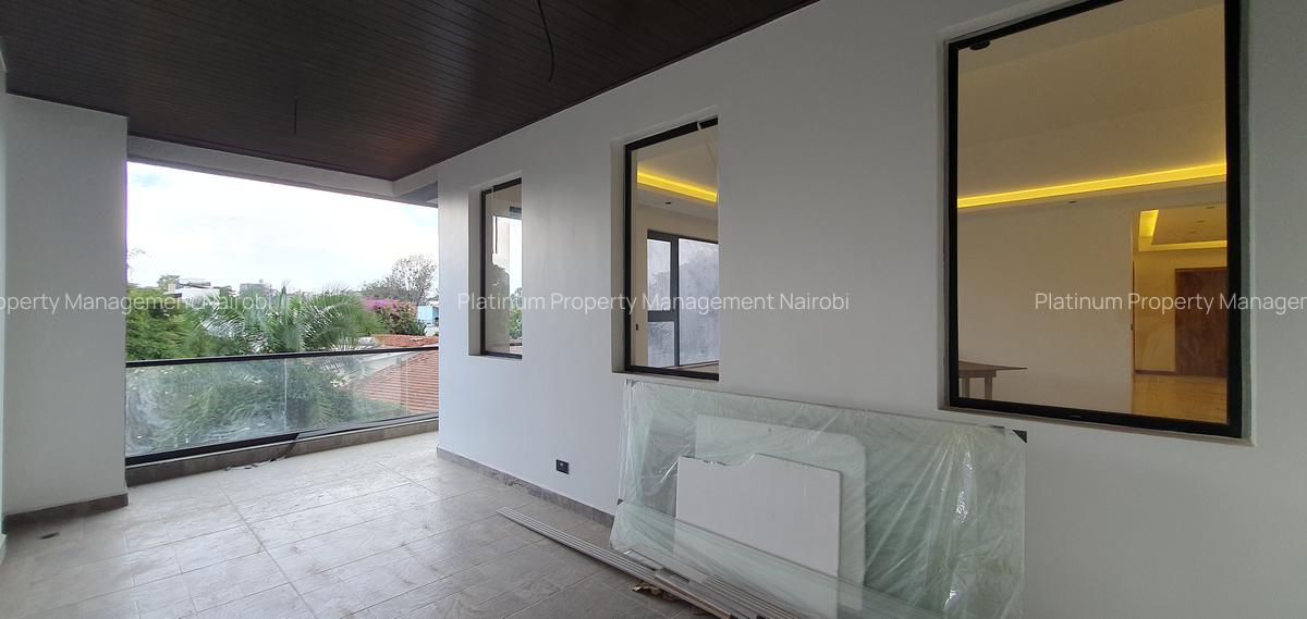 4 Bed Apartment with En Suite in Spring Valley - 2