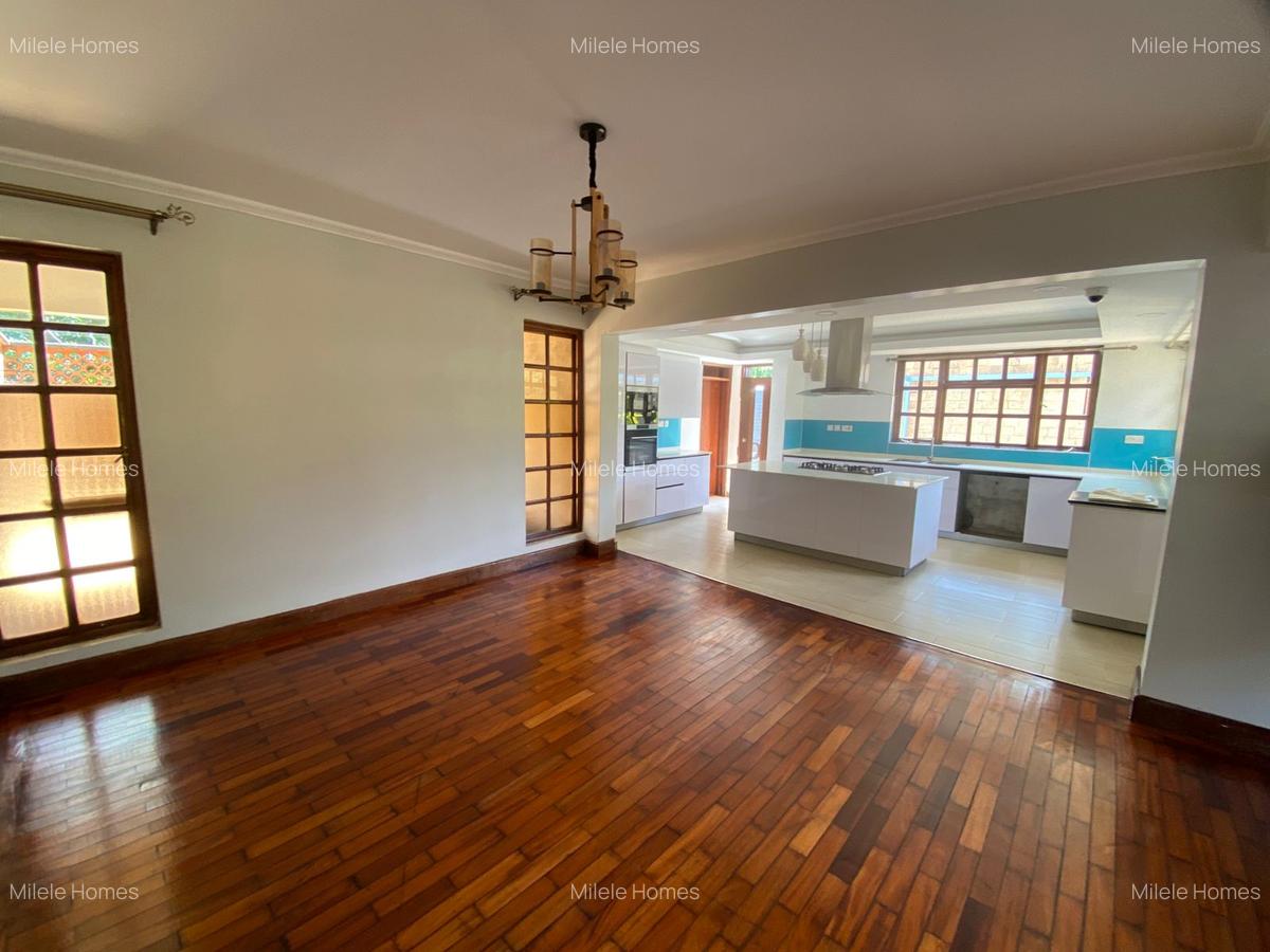 4 Bed Villa with En Suite at Mimosa - 2