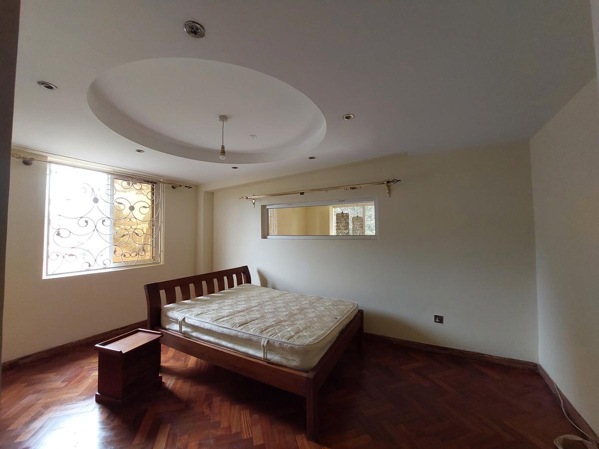 5 Bed Townhouse with En Suite at Lavington - 8