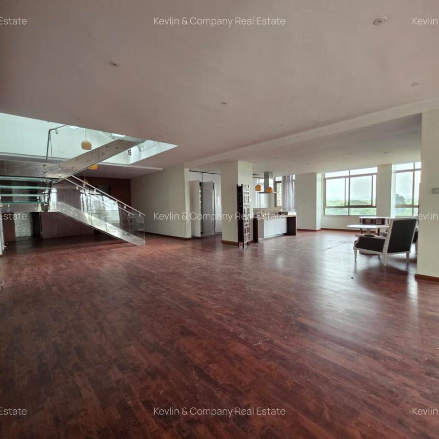 4 Bed Apartment with En Suite in Parklands - 4