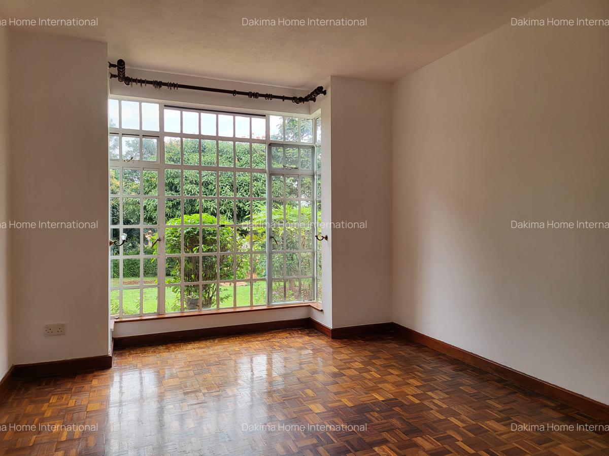 4 Bed Townhouse with En Suite in Rosslyn - 5