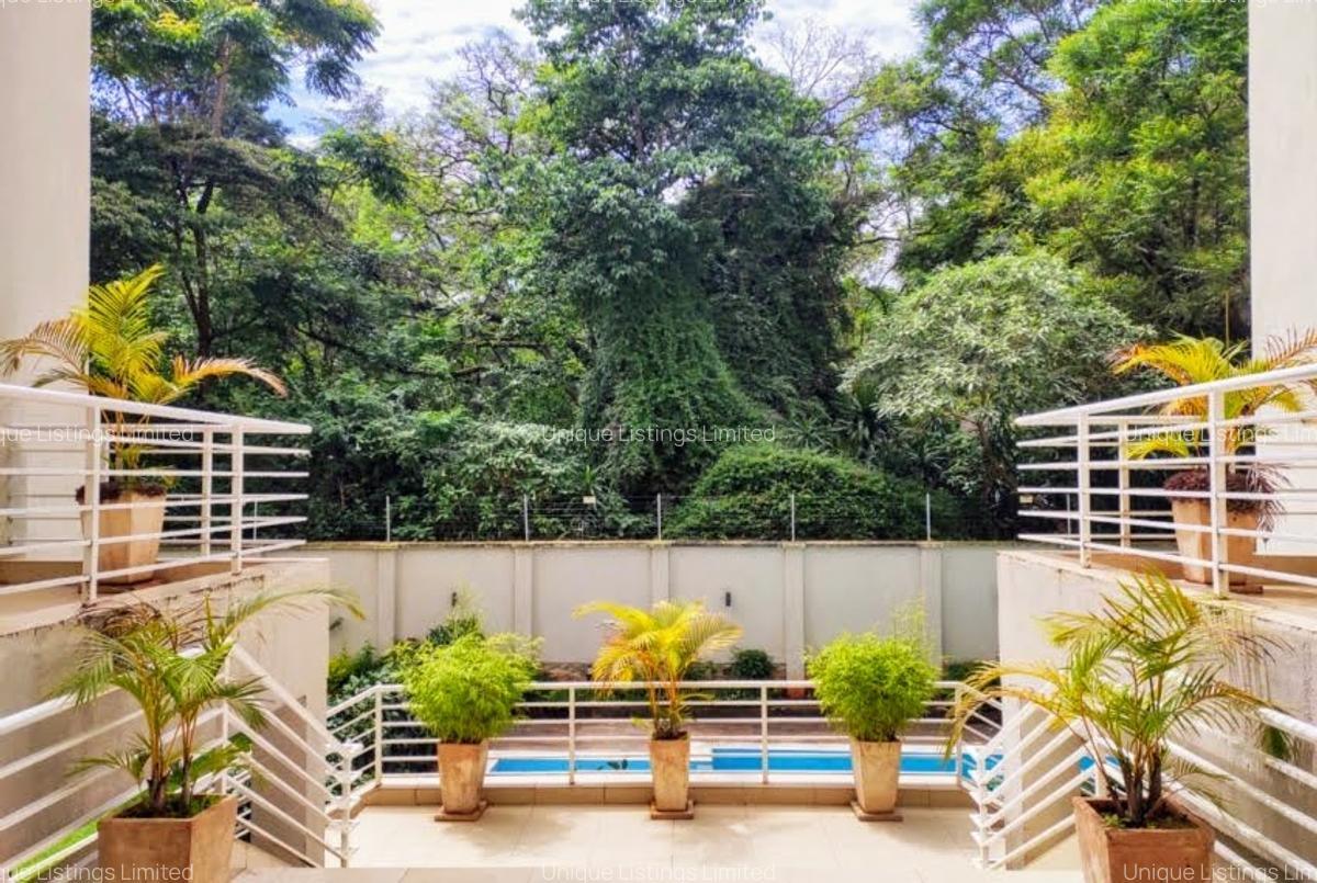 3 Bed Apartment with En Suite in Lavington - 11