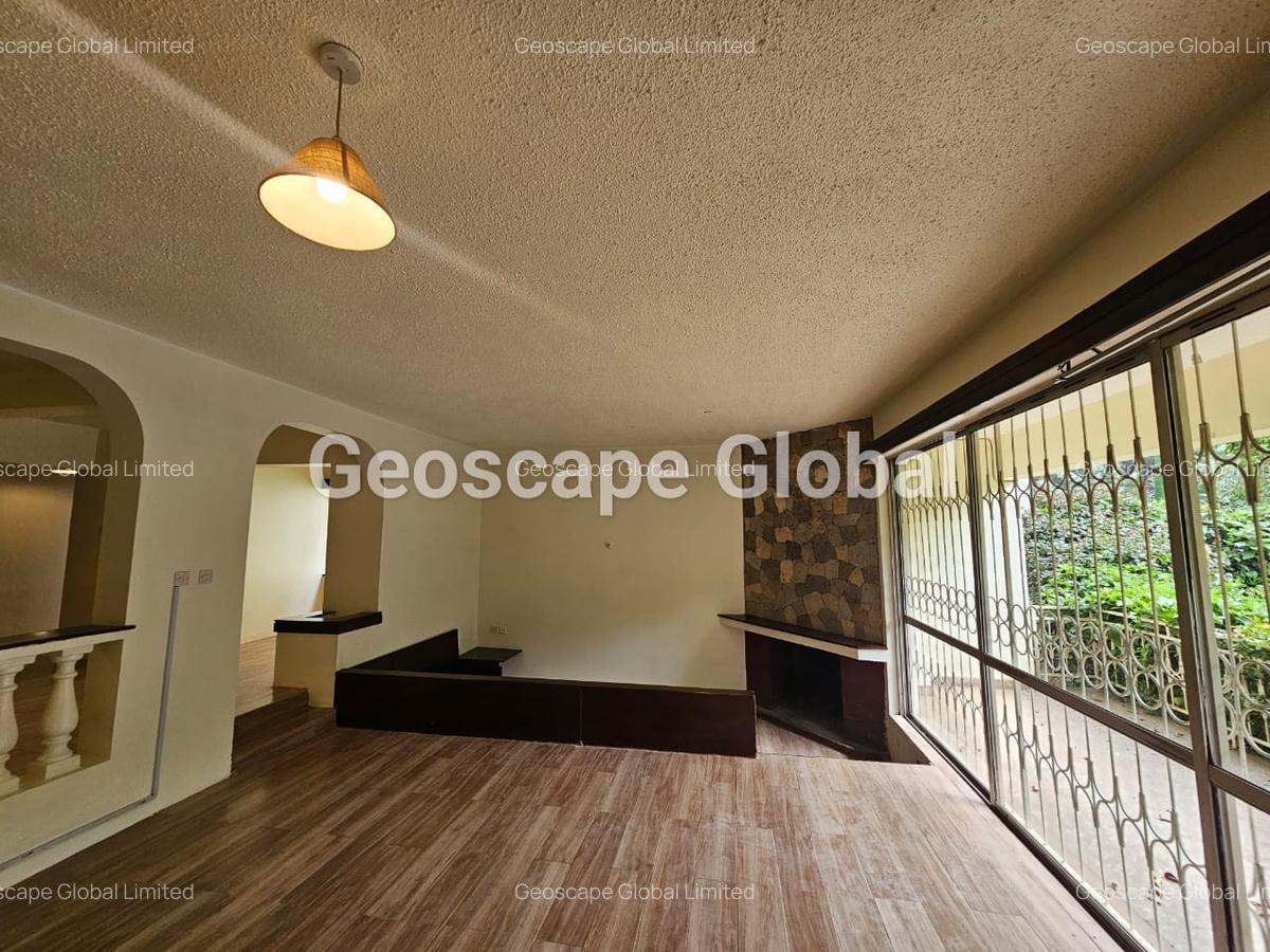 4 Bed House with En Suite in Spring Valley - 8