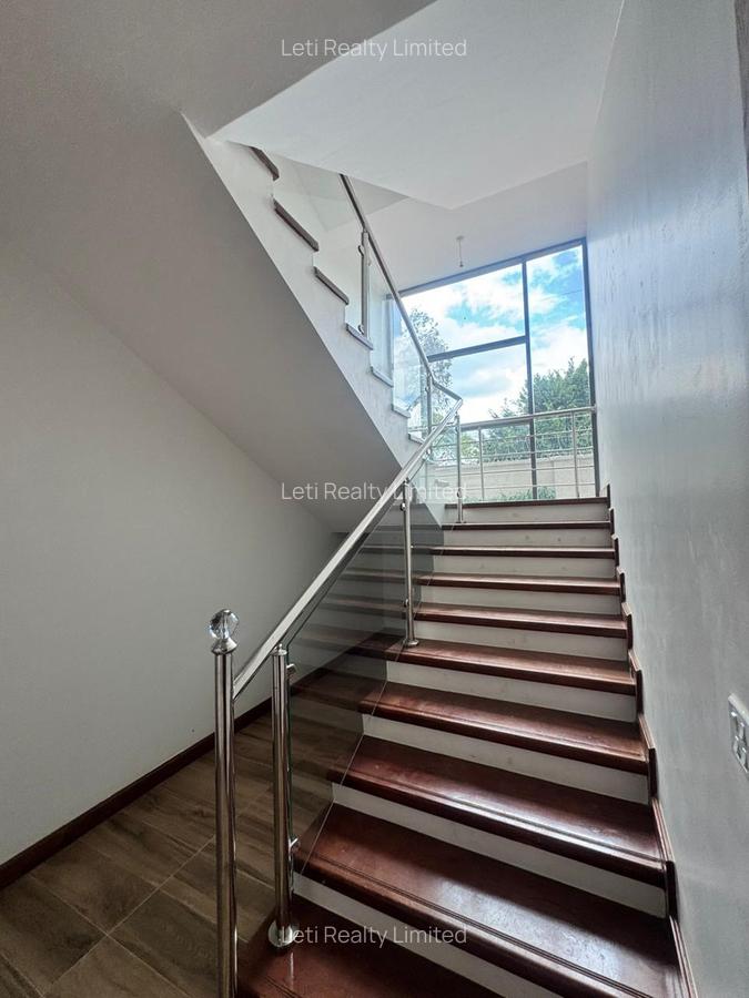 6 Bed Townhouse with En Suite in Lavington - 12