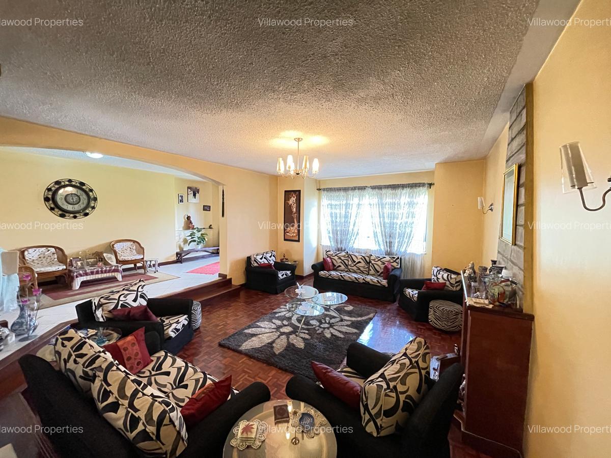 4 Bed House with En Suite in Spring Valley - 1