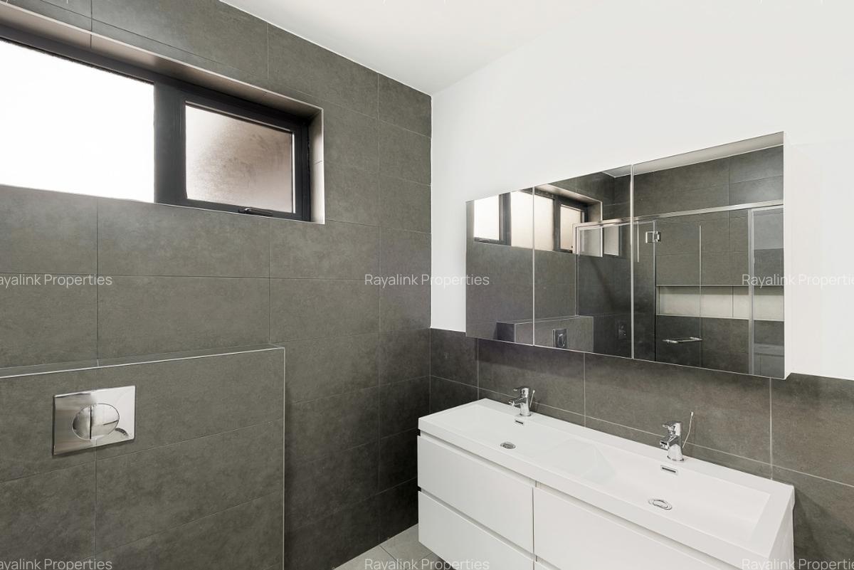 4 Bed Townhouse with En Suite at Loresho - 13