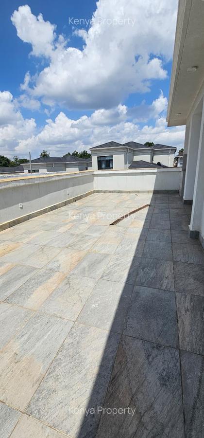 4 Bed Villa with En Suite at Apple Cross - 11