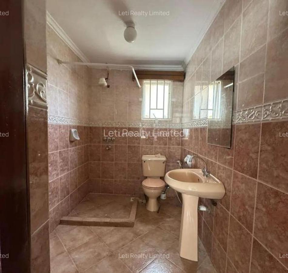 5 Bed Townhouse with En Suite in Lavington - 7