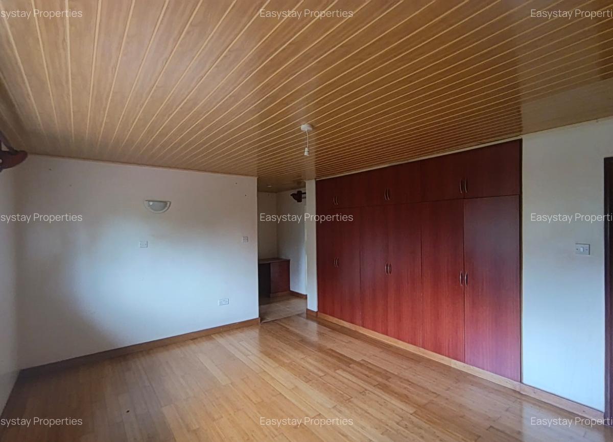 4 Bed House with En Suite in Runda - 5