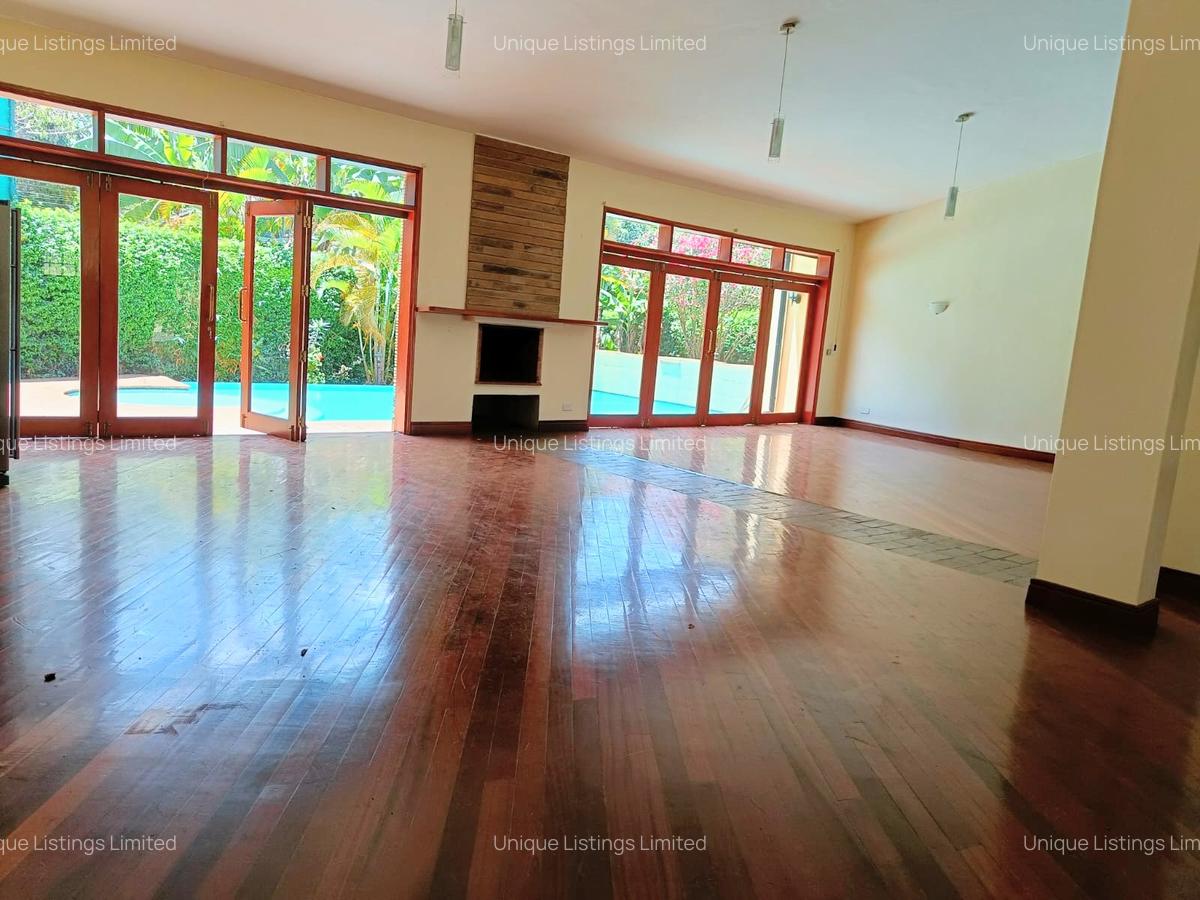 4 Bed House with En Suite in Runda - 2