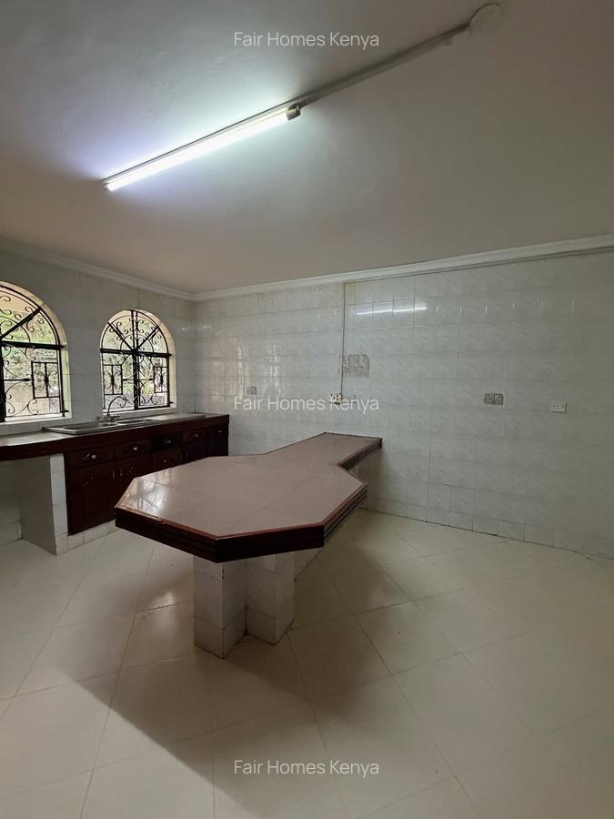 5 Bed Townhouse with En Suite at Riverside Drive - 9