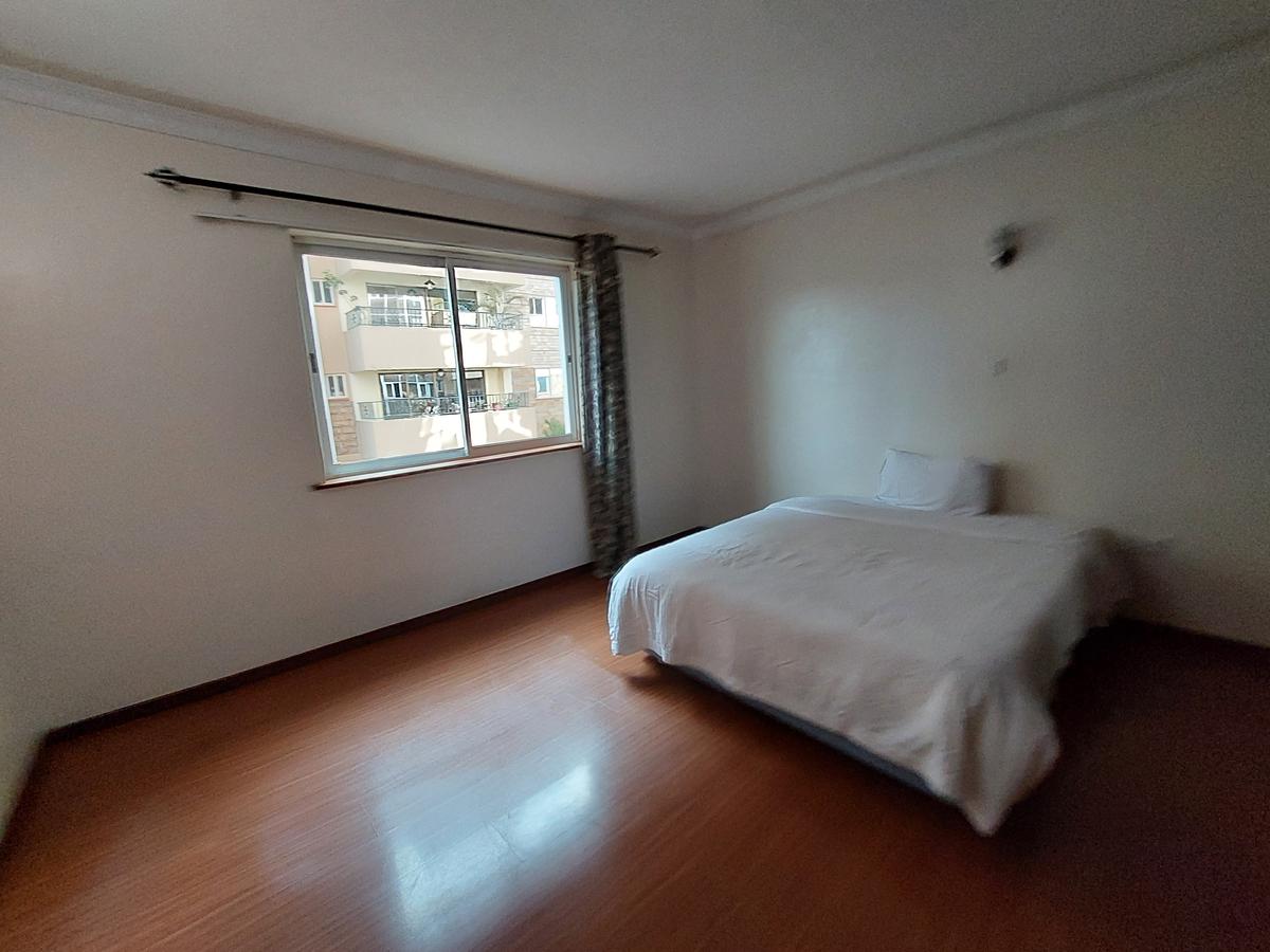 3 Bed Apartment with En Suite at Lavington - 10