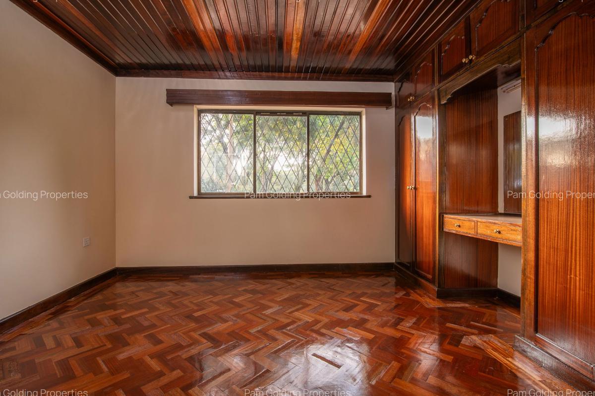 4 Bed House with En Suite in Karen - 10