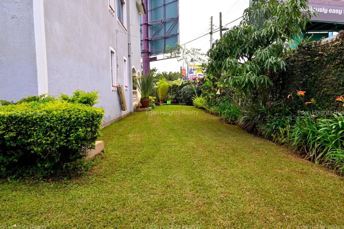 5 Bed Townhouse with En Suite in Lavington - 7