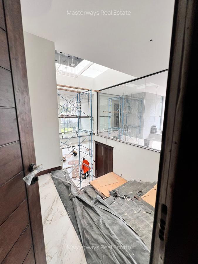 5 Bed Villa with En Suite in Gigiri - 8