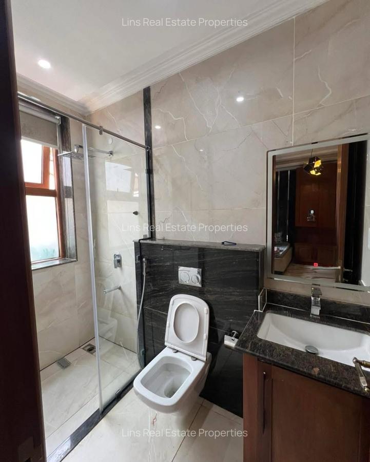 5 Bed Townhouse with En Suite in Lavington - 11