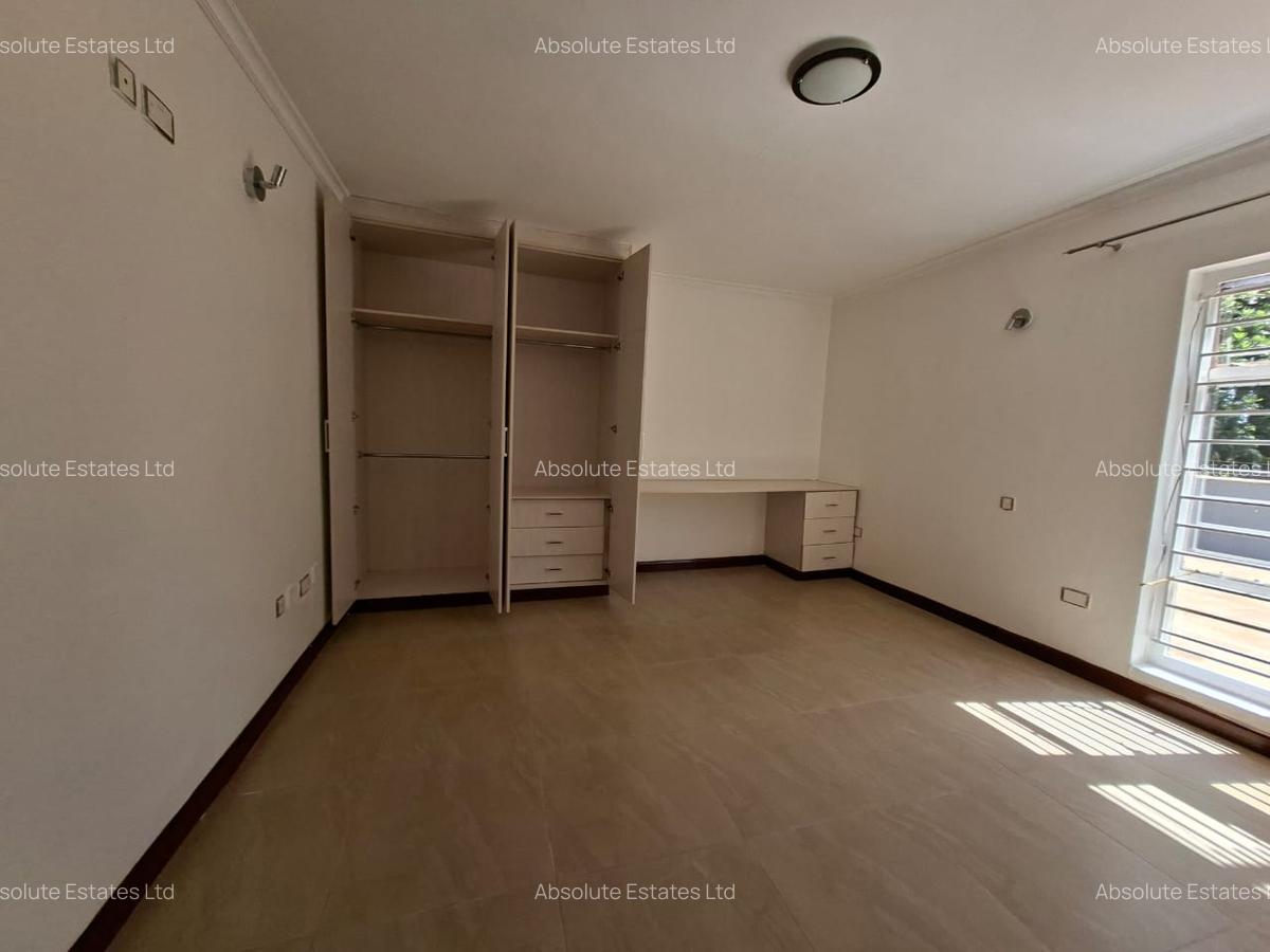 4 Bed Villa with Garden in Runda - 12