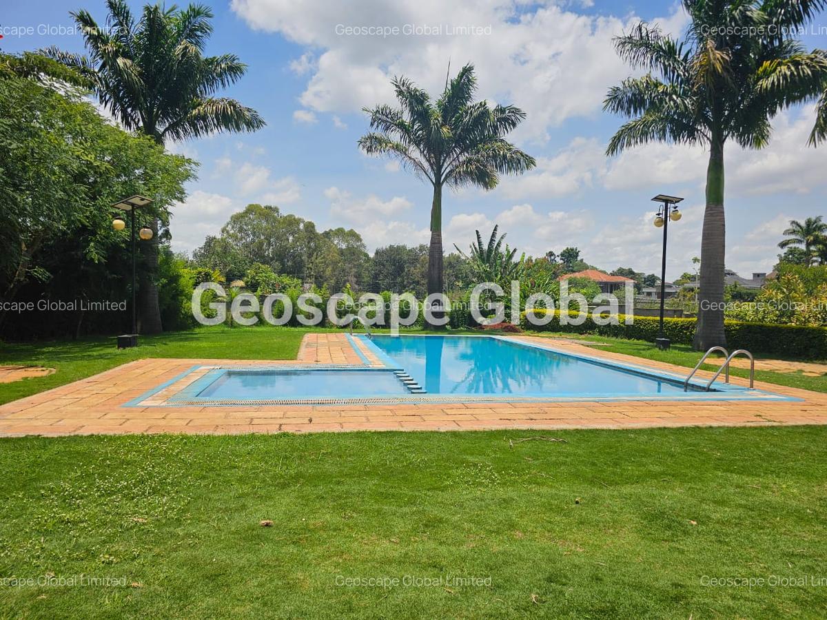 4 Bed Villa with En Suite in Ridgeways - 6