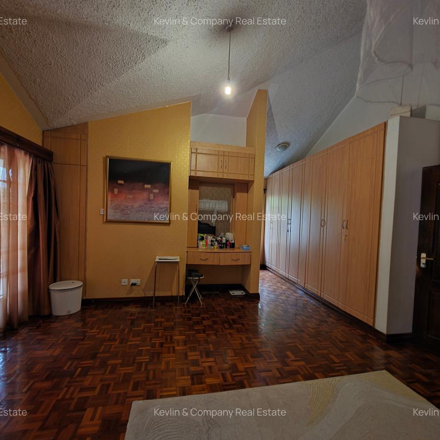 4 Bed Townhouse with En Suite in Lavington - 17