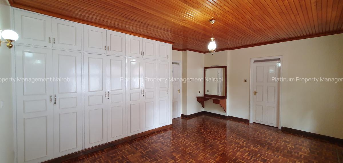 4 Bed House with En Suite at Brookside Gardens - 17