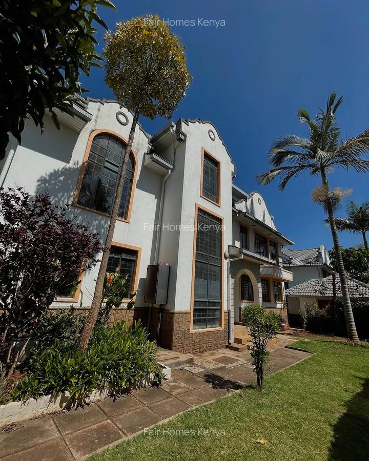 4 Bed Townhouse with En Suite at Lavington Mall - 3