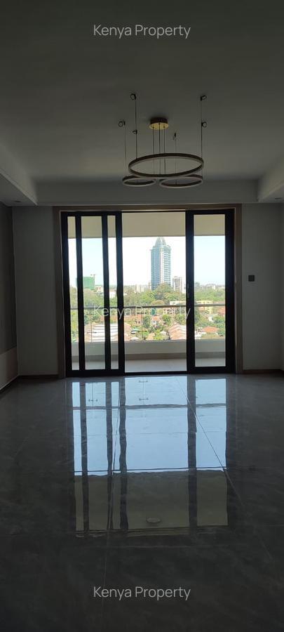 3 Bed Apartment with En Suite at Riverside Drive - 5