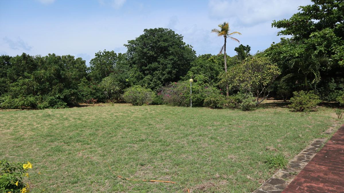 10,890 ft² Land in Nyali Area - 2