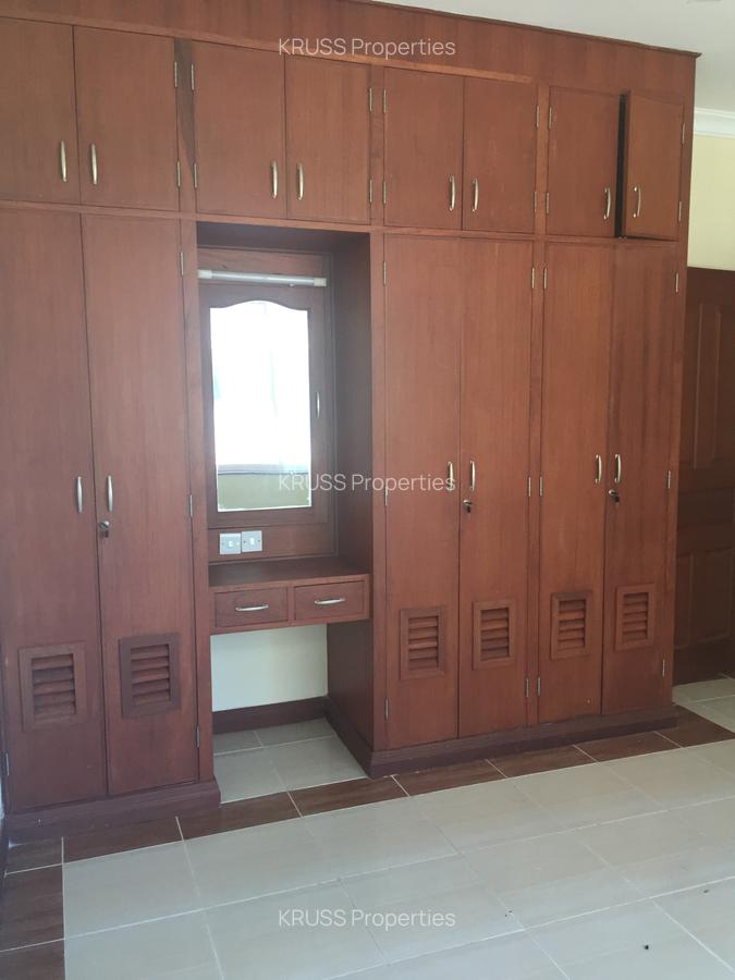 2 Bed Apartment with En Suite in Nyali Area - 16