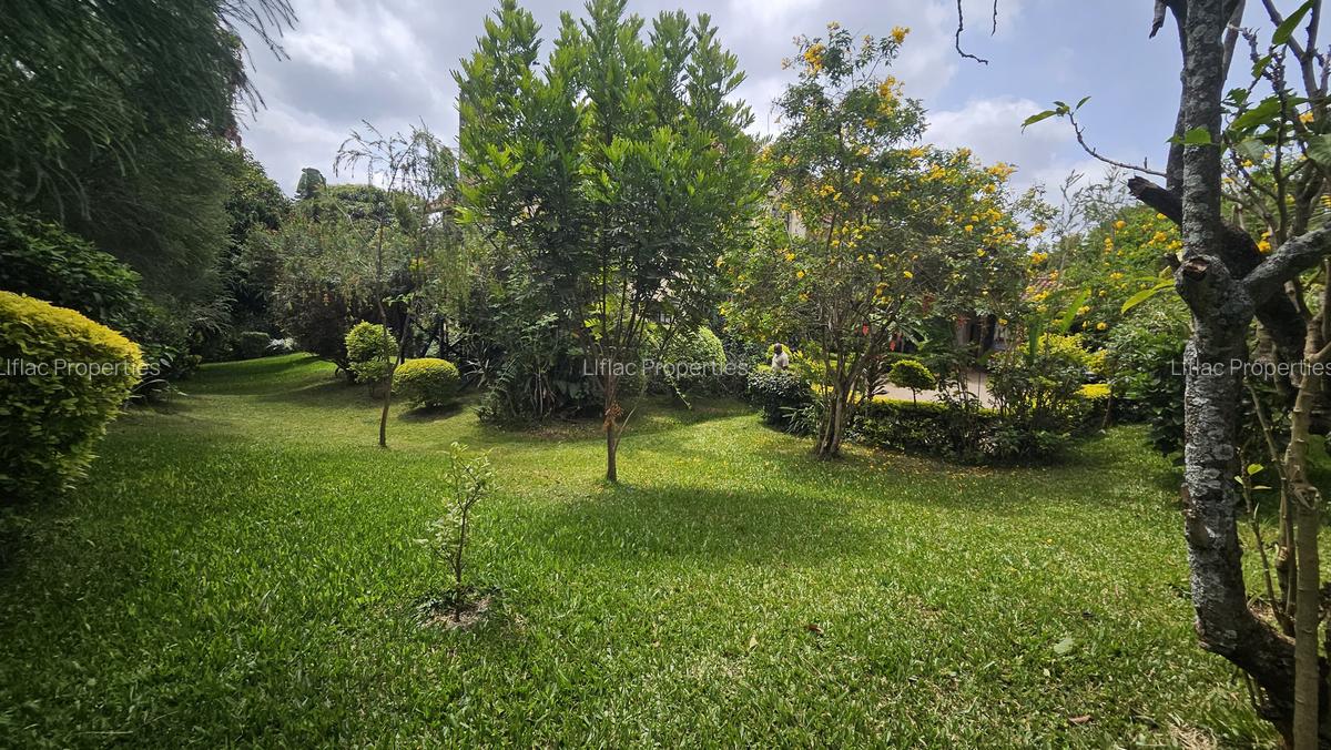 5 Bed House with En Suite in Runda - 2