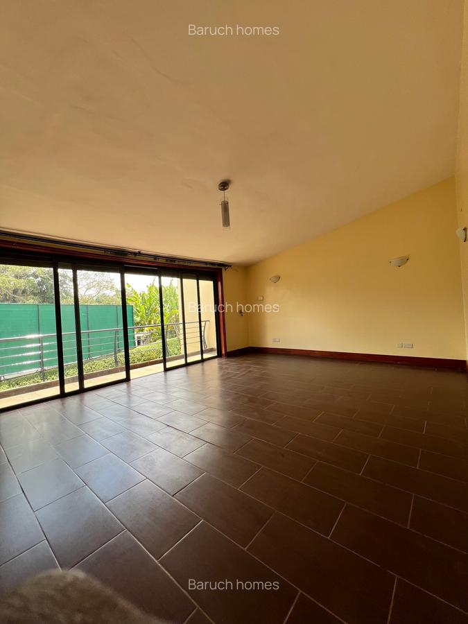 4 Bed House with En Suite in Runda - 20