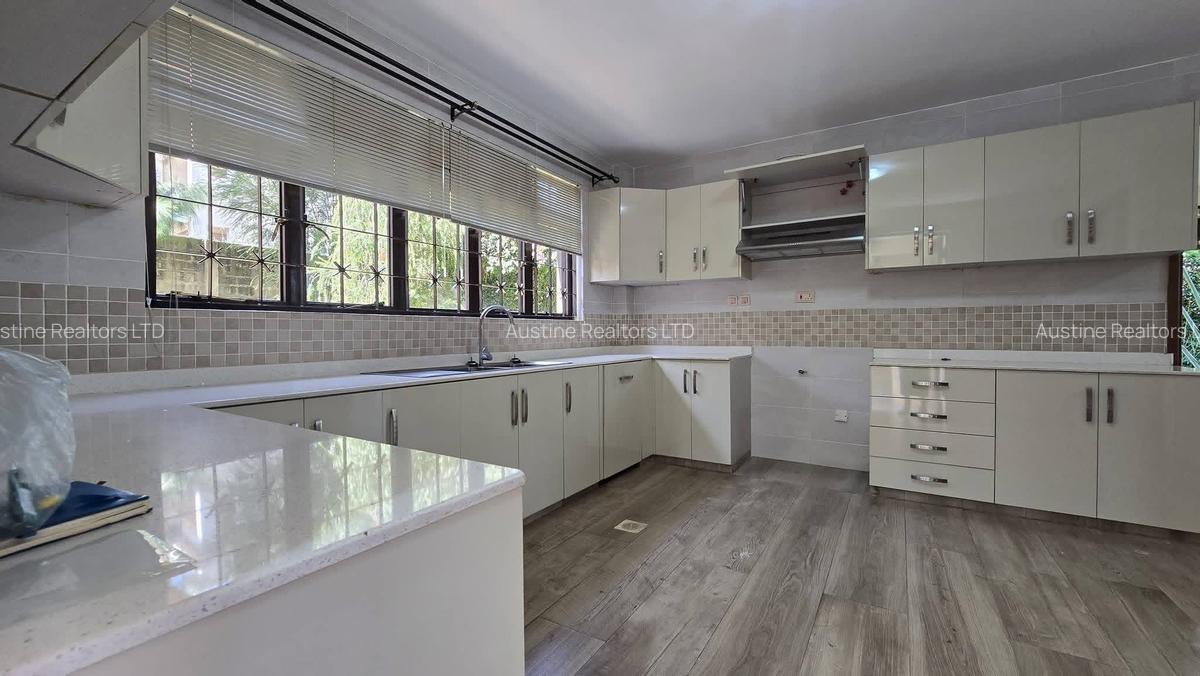 5 Bed Townhouse with En Suite in Runda - 17