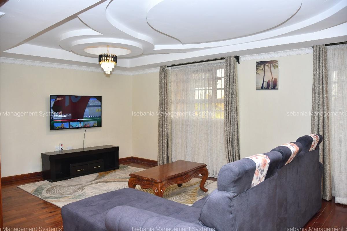 8 Bed House with En Suite at - 4