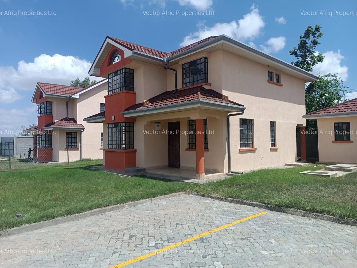 3 Bed House with En Suite at Acacia - 1