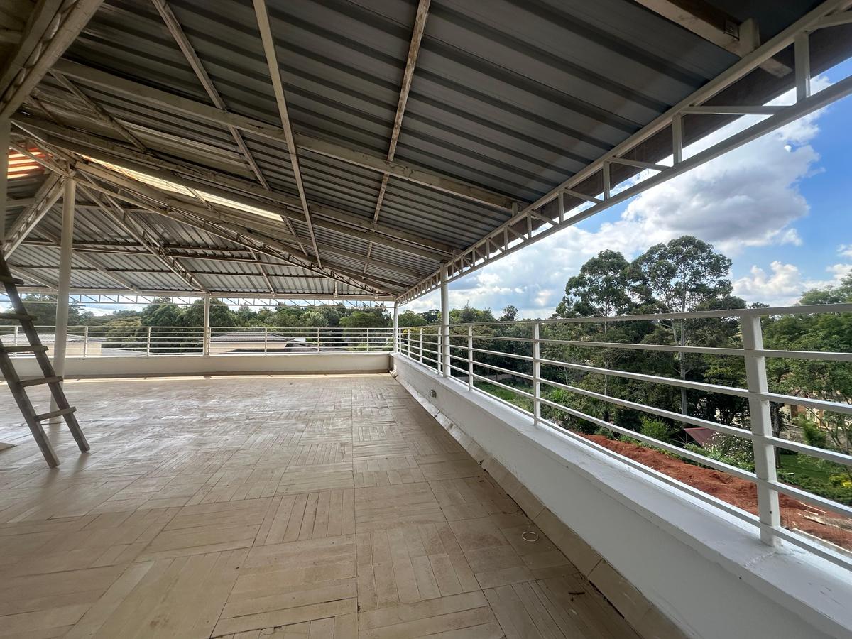 5 Bed Villa with En Suite at Lavington - 8