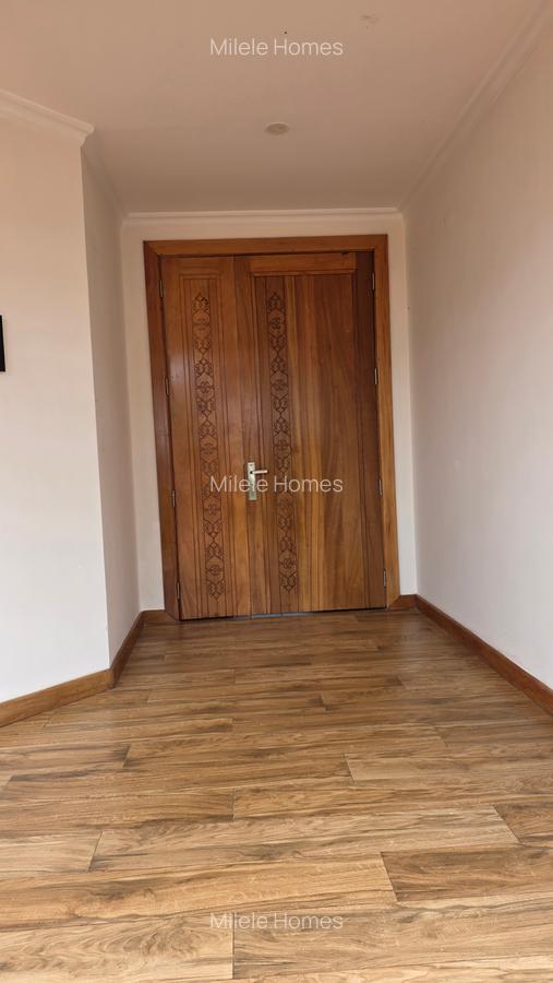 5 Bed Townhouse with En Suite at Paradise - 6