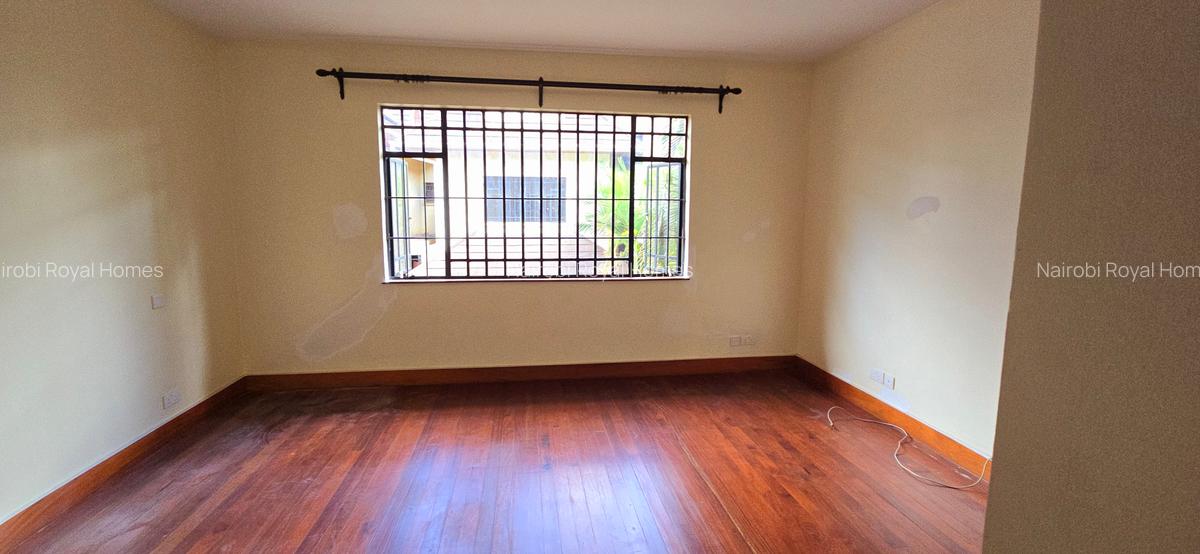 5 Bed Townhouse with En Suite at Lavington Green - 10